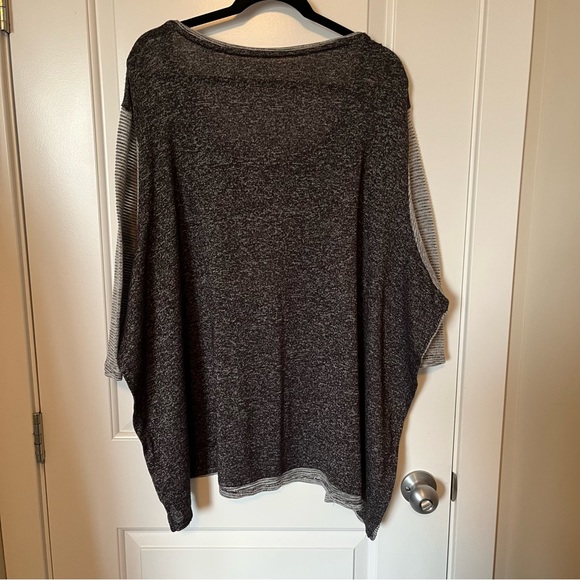 Penningtons 5x in every story two tone grey top - Picture 2 of 3